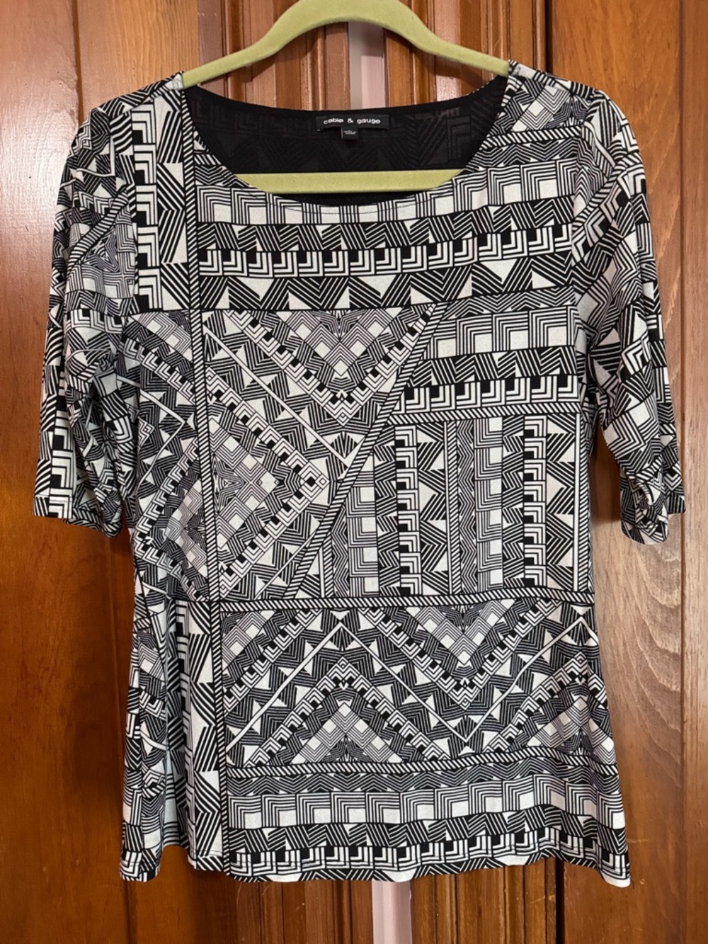 Cable & Gauge Black and White Geometric Scoop Neck Top